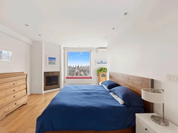 2166 Broadway image 5 of 13