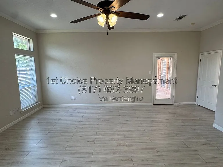 6376 Newport Ct — Photo 36