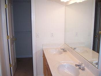 5th image of 3066 Weybridge Dr