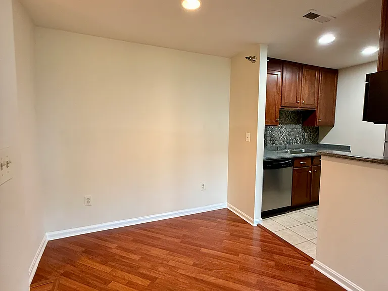 100 Wild Oak Ln #303 — Photo 9