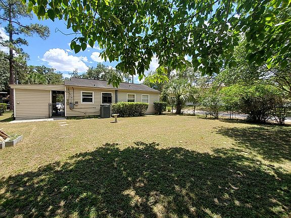 2nd image of 302 E Althea Ave
