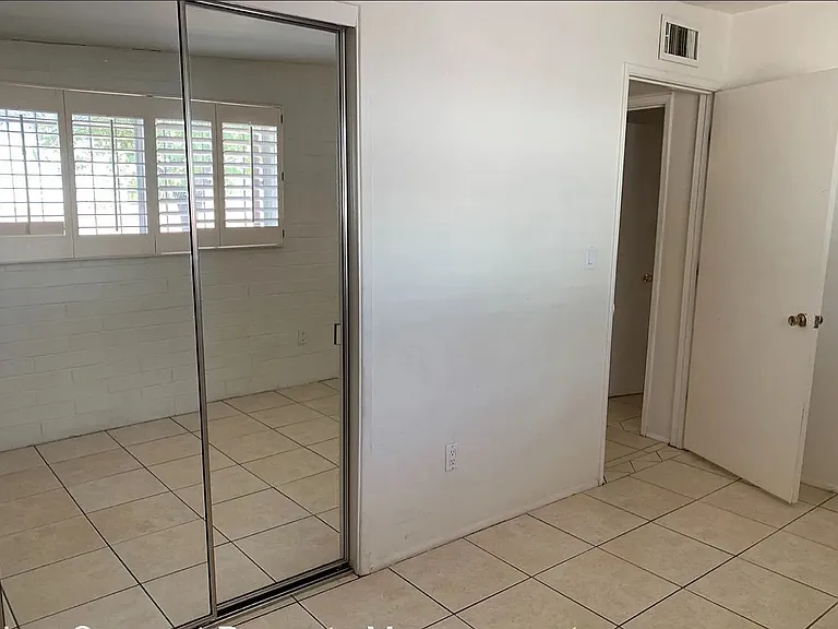 2869 N Edith Blvd — Photo 7