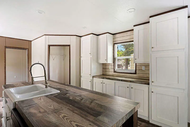 3 bed, 2.0 bath, 1056 sqft, $1,499 — Photo 4