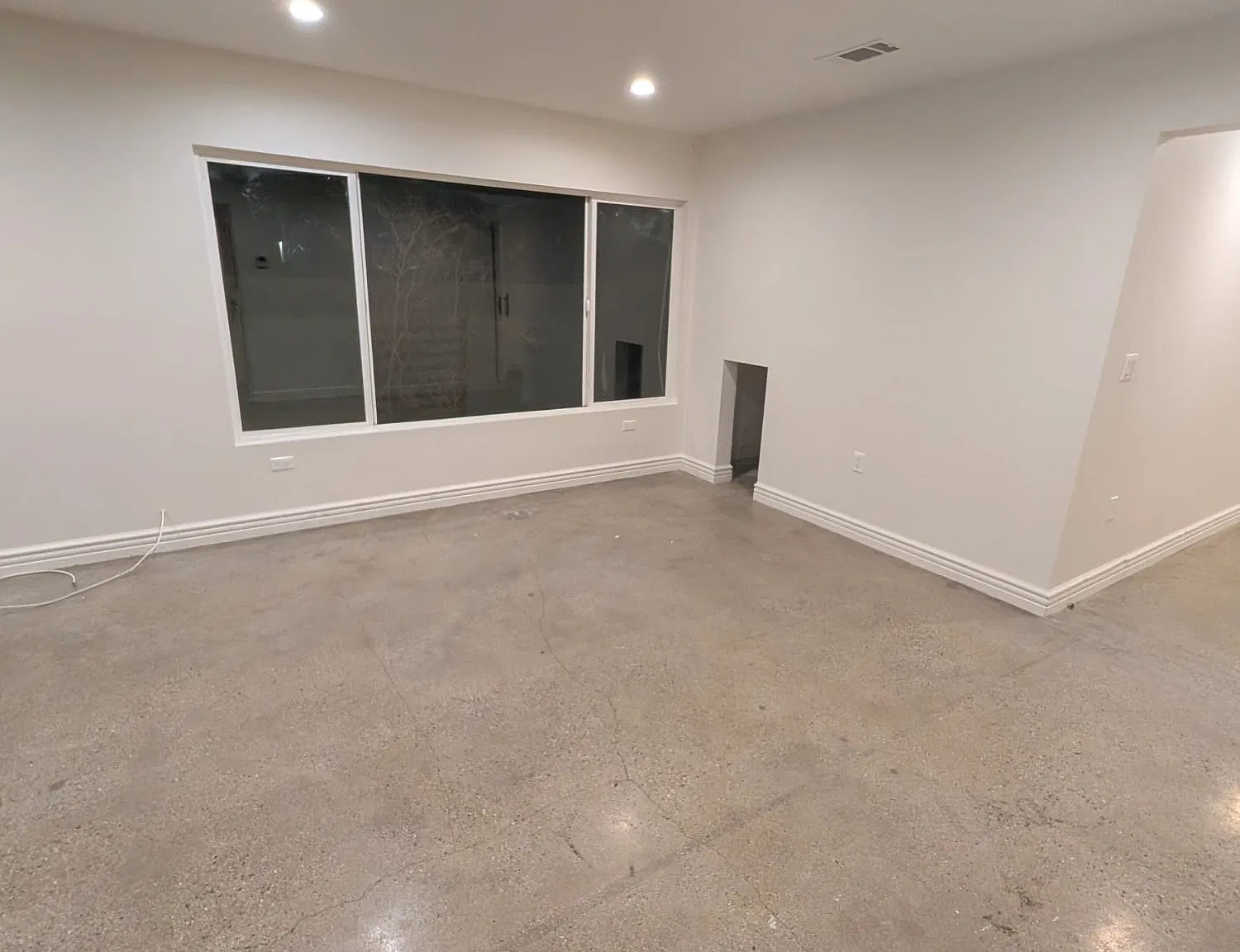 2 bed, 700 sqft, $2,800 — Photo 2
