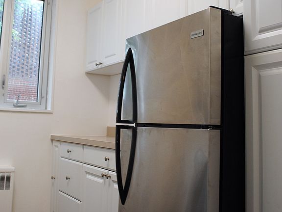 Kitchen lots of storage