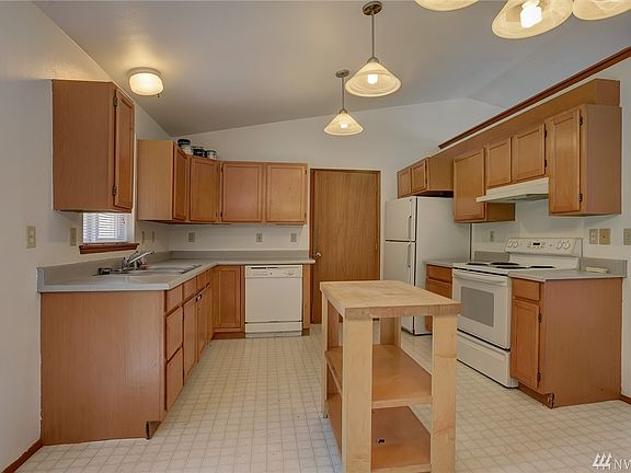 5th image of 27197 Meadow Cir NE