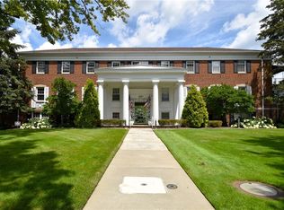 19901 Van Aken Blvd APT 103A, Beachwood, OH