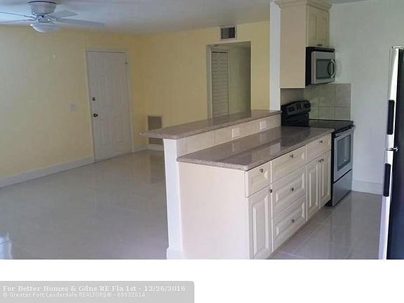 4th image of 1826 N Dixie Hwy APT 202