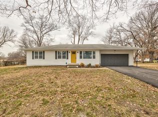 2712 S Whitney Rd, Independence, MO 64057
