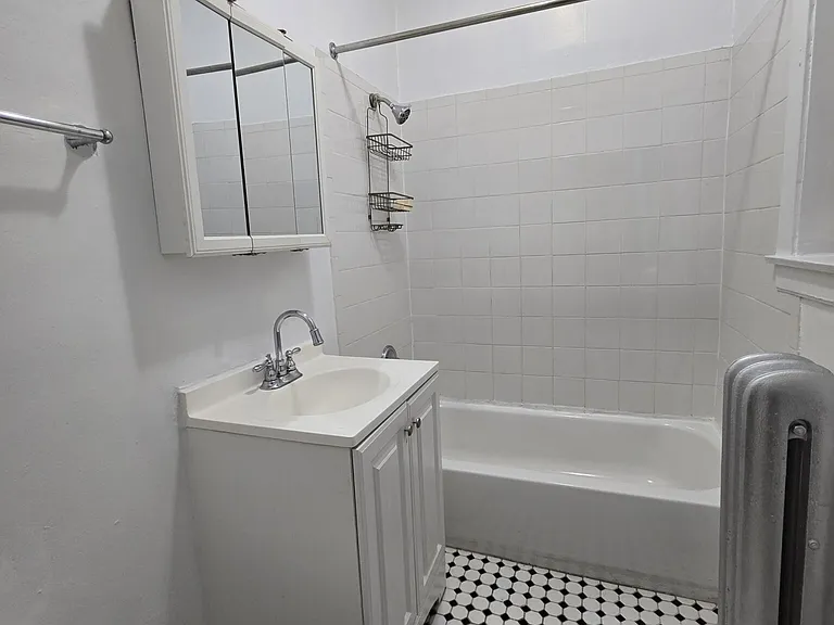 7735 N Sheridan Rd #2 — Photo 4