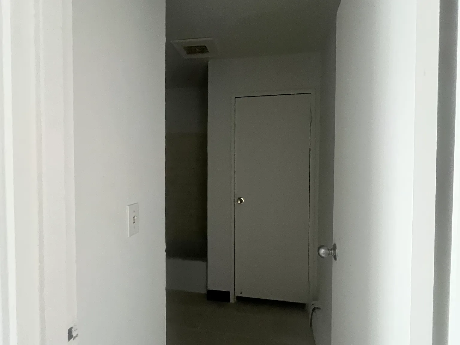 3 bed, 1200 sqft, $2,400 — Photo 4