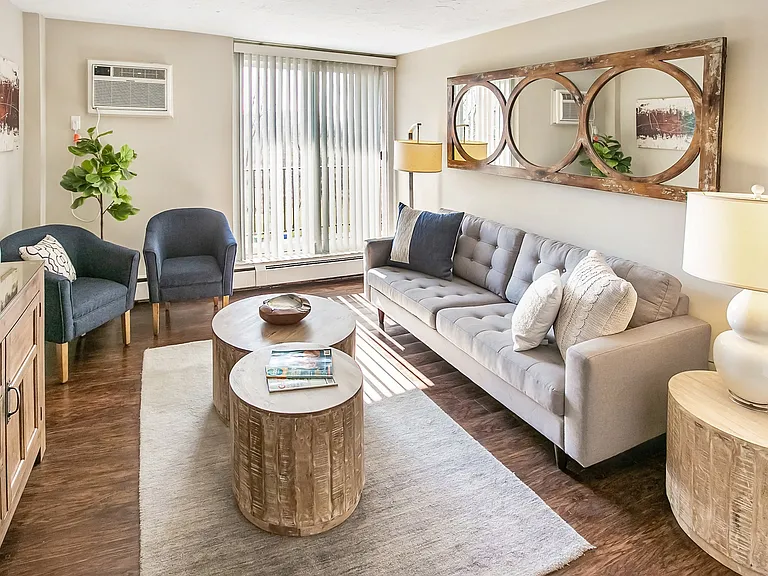 Solon Club Apartment Homes — Photo 7