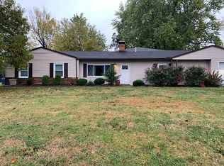 6814 Telegraph Rd, Saint Louis, MO 63129