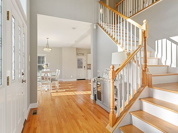 32 Candlewood Shores Road