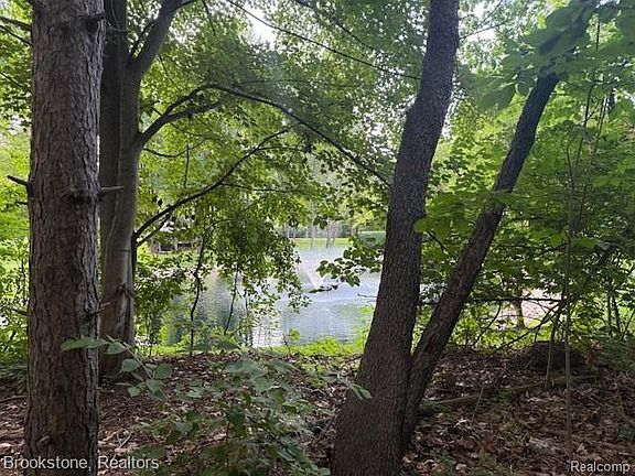 2nd image of 1 Lilac Ln