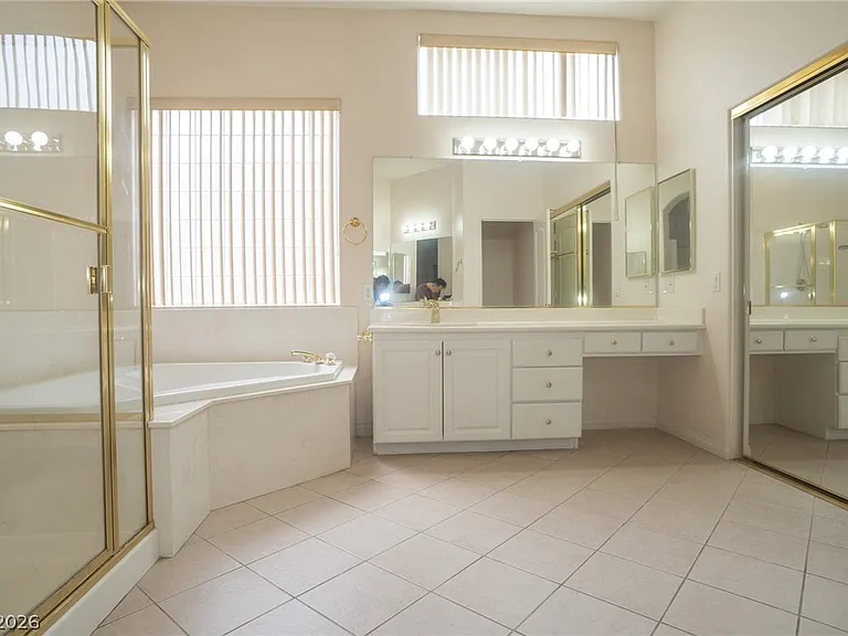 7861 Darby Ave — Photo 87