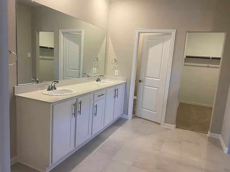 2129 Mustang Way — Photo 16