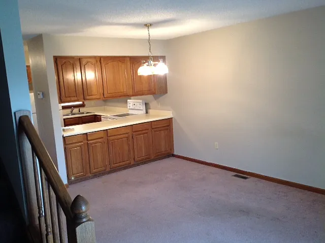 604 Plaza Blvd #B — Photo 2