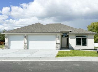 201 E 25th Ave, Kennewick, WA 99337