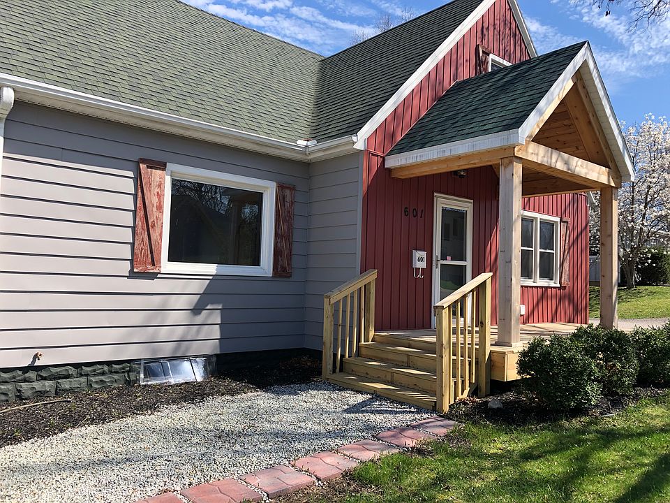 Checkerboard deck/Portico