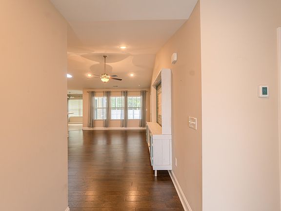 3rd image of 373 Sun Colony Blvd.