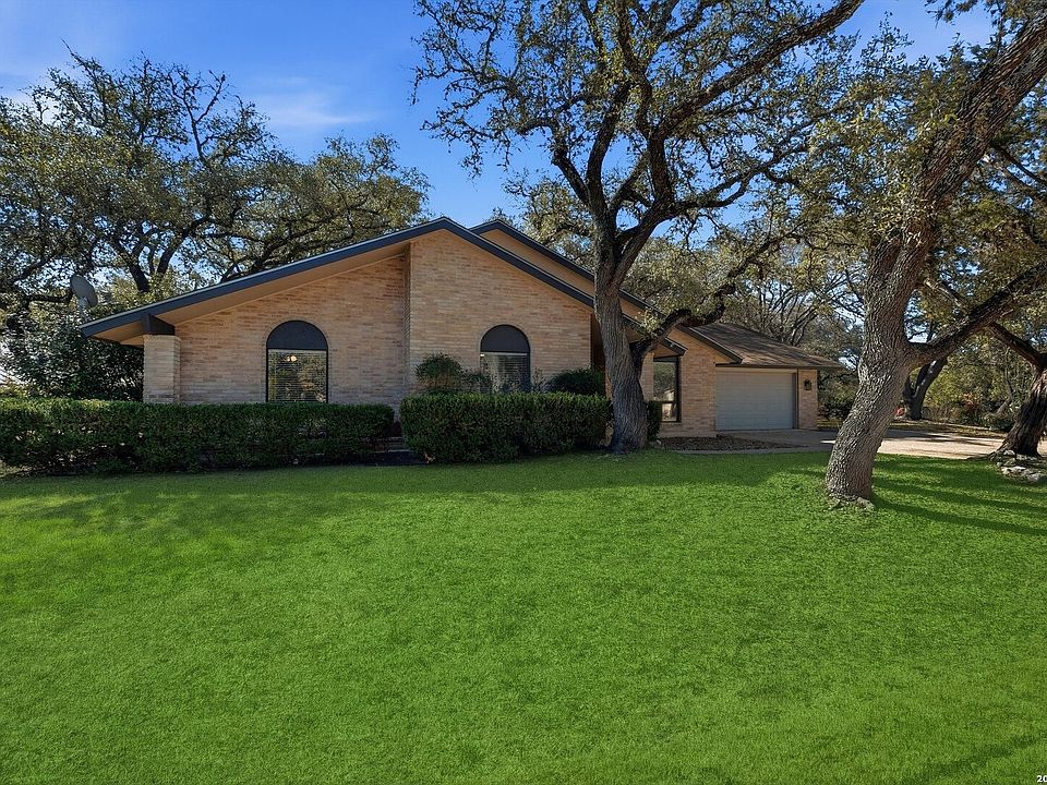 1st image of 802 Sherman Oak