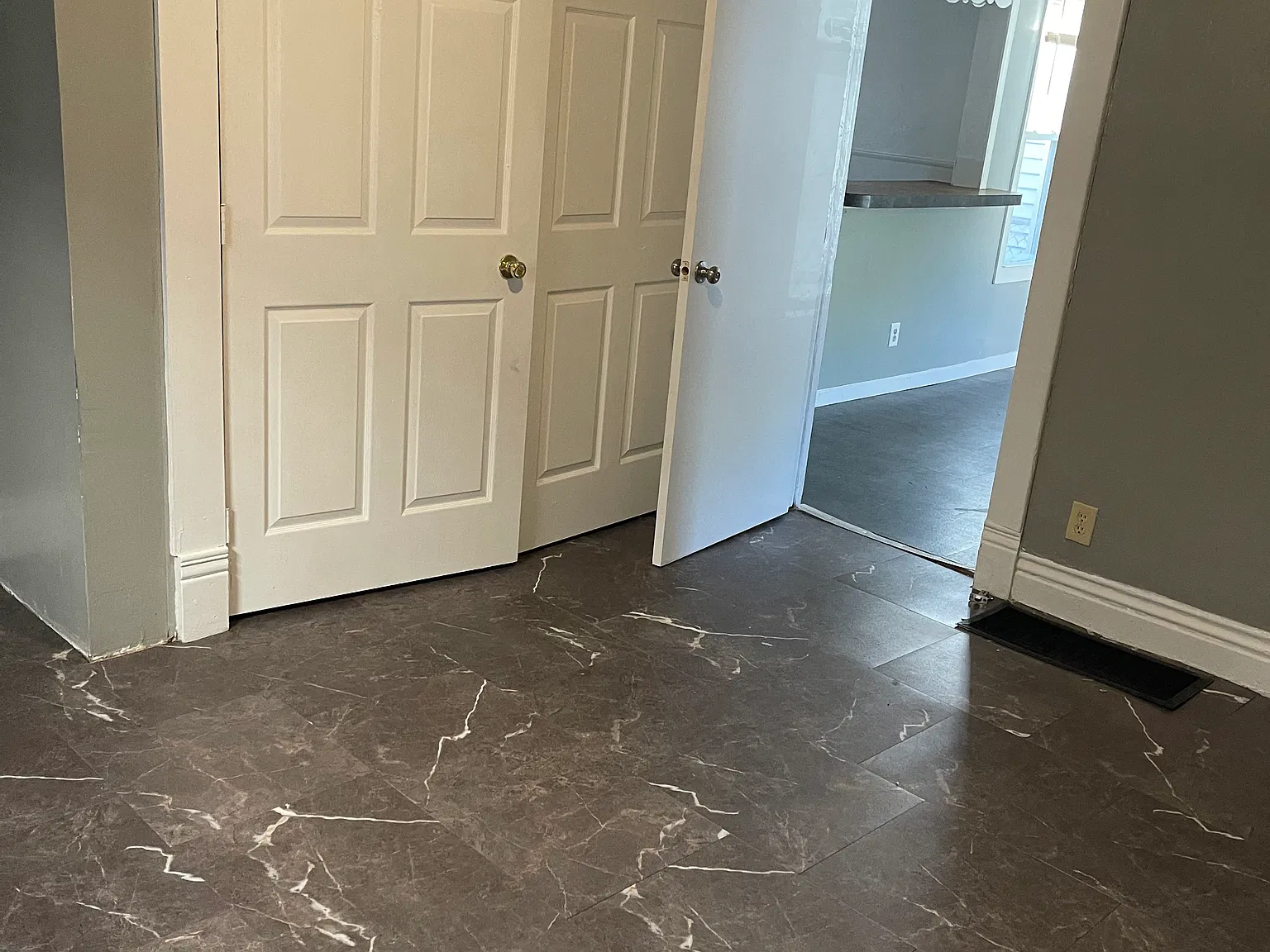 3 bed, 1000 sqft, $850 — Photo 3