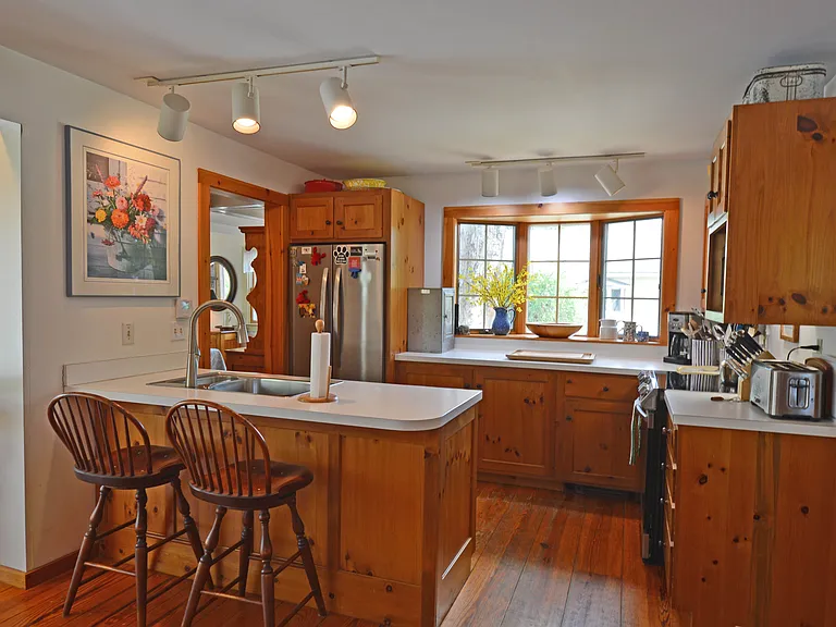 32 Wildwood Ave — Photo 15