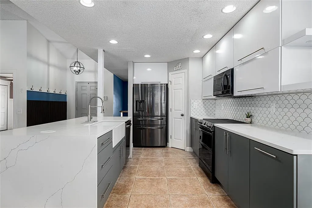 4 bed, 2.0 bath, 1601 sqft, $2,475 — Photo 4