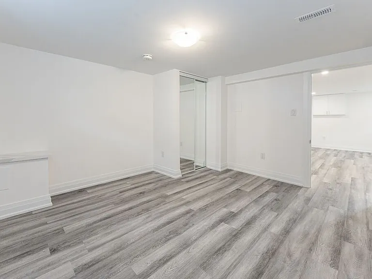 379 E 38th St #2 — Photo 9