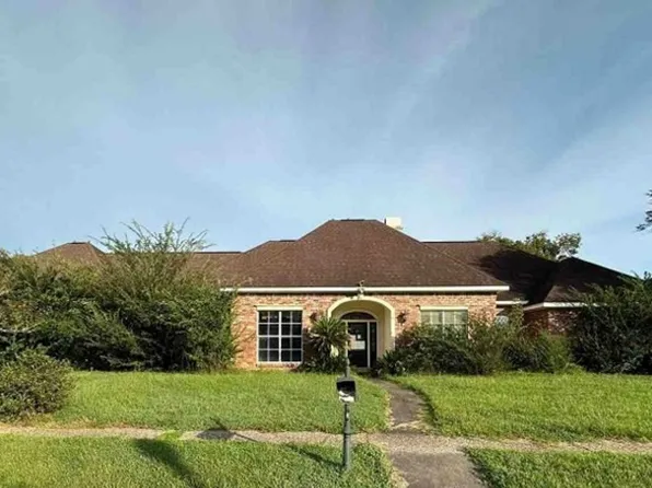 301 Spyglass Ln, Broussard, LA 70518