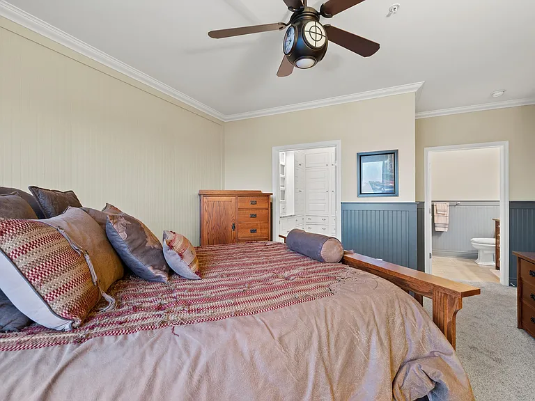 4 Gaslight Dr #203 — Photo 13