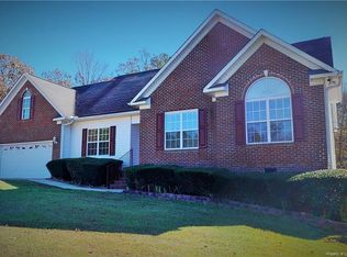 249 Colonial Hills Dr, Lillington, NC 27546