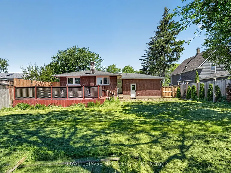 268 Henrietta St — Photo 46
