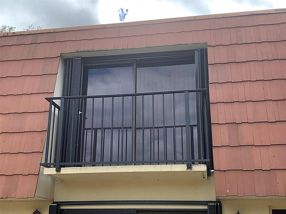 3rd image of 114 Live Oak Lane