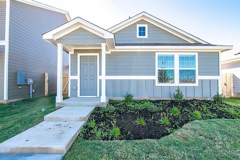 3 bed, 2.0 bath, 1230 sqft, $1,750 — Photo 1