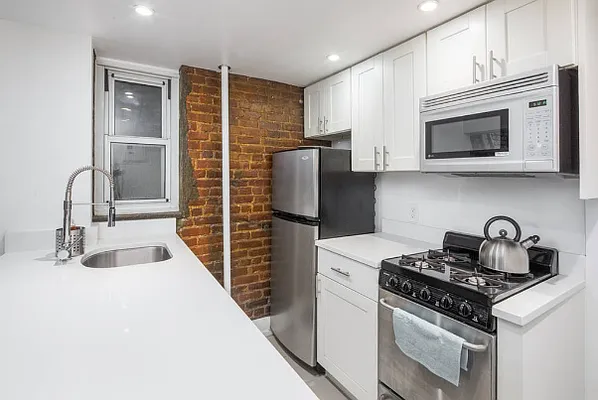 Rented by Bond New York | media 2