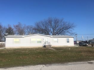 1011 Washington St, Carlyle, IL