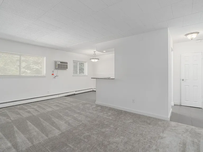 Ridgeview Apartments — Photo 9