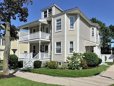 1st image of 753 Belmont St