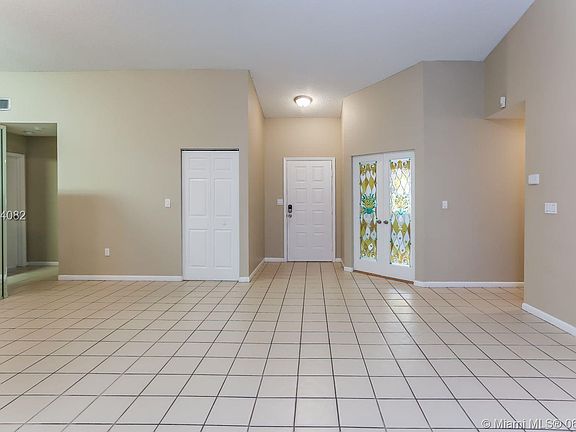 5th image of 15011 S Waterford Dr