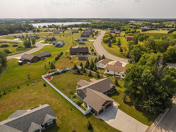 5th image of 2033 Long Lake Rd