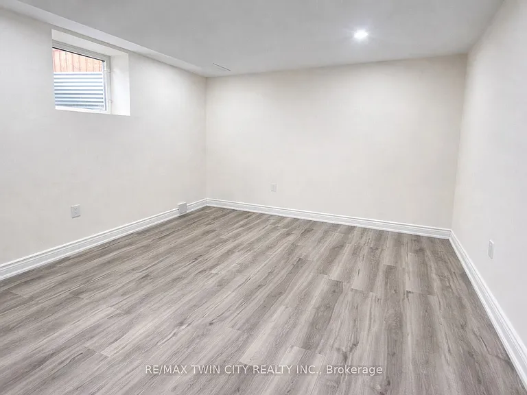 592 Blair Creek Dr W #BASEMENT — Photo 6