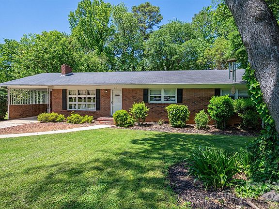 2nd image of 2035 Carol Dr