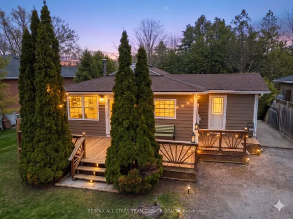 1007 Barton Ave, Georgina, ON L4P 3E9