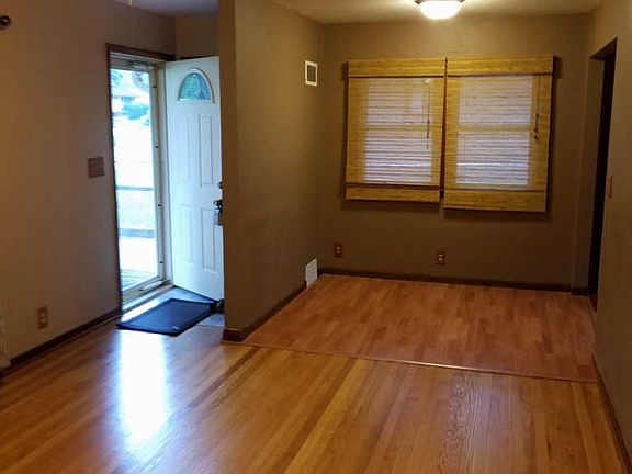 4th image of 6640 Benton St
