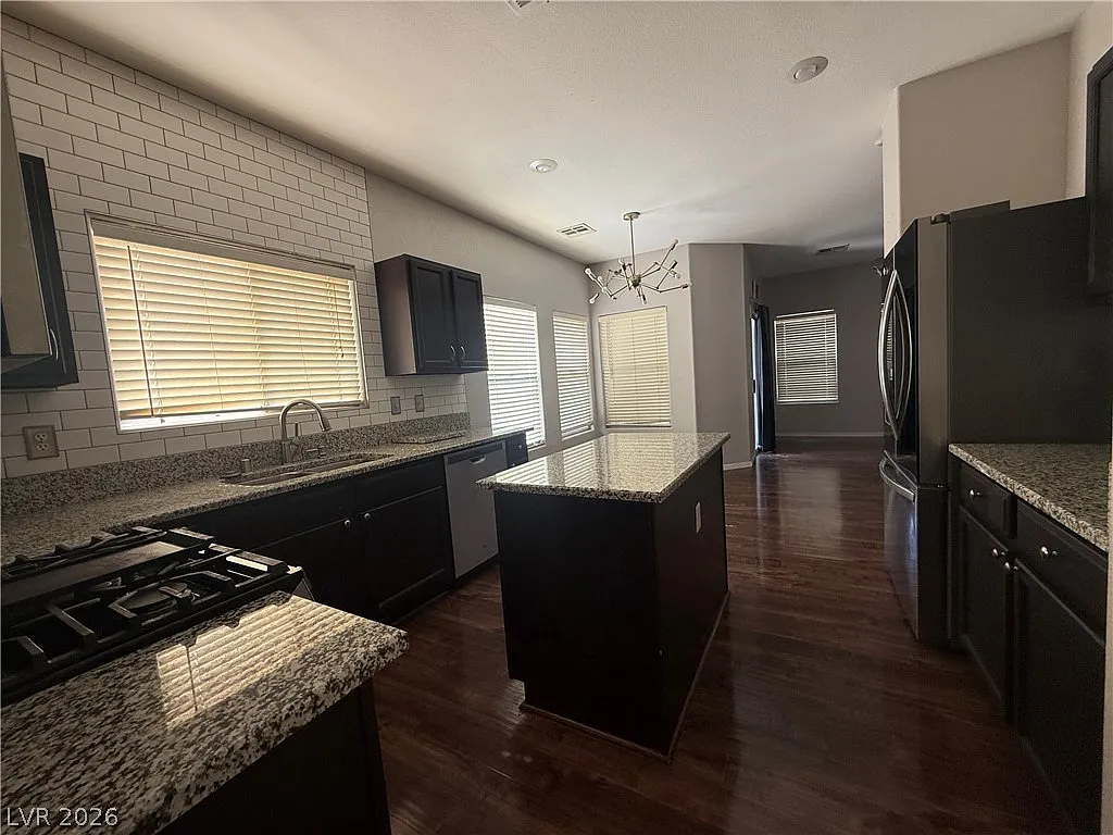 3 bed, 2.5 bath, 1879 sqft, $2,350 — Photo 4
