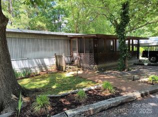 189 6th Ave, New London, NC 28127