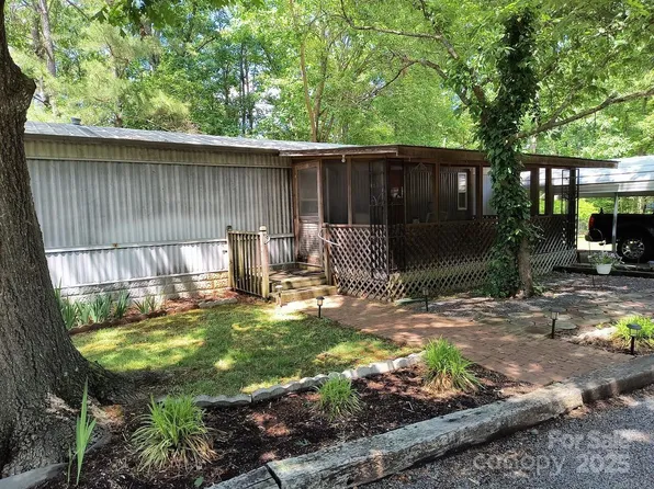 189 6th Ave, New London, NC 28127