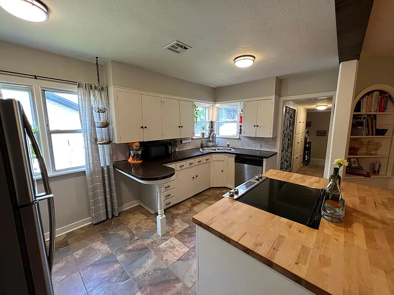 2620 Denniston Dr — Photo 16